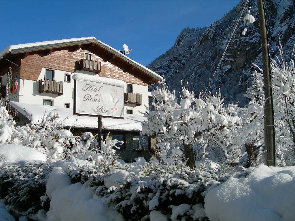 Hotel Des Roses Antey-Saint-André エクステリア 写真